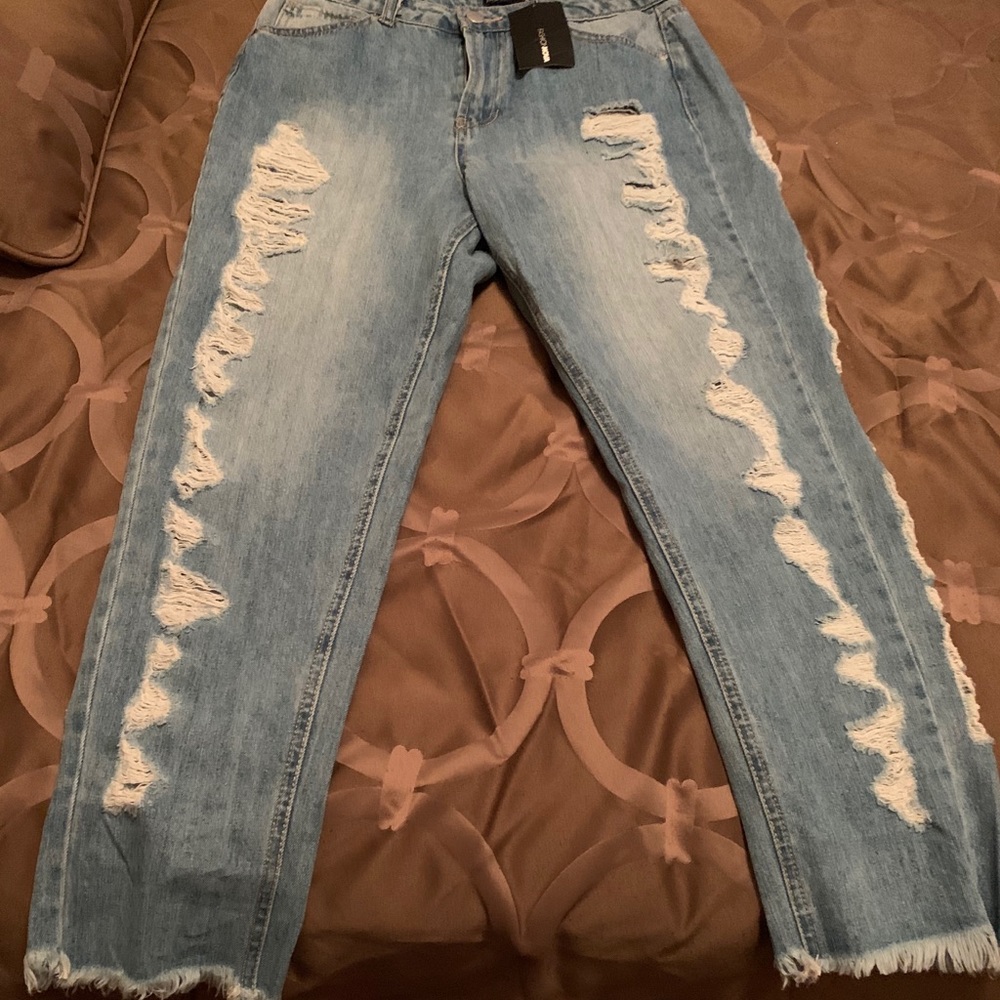 Brand new with tags FASHION NOVA jeans.